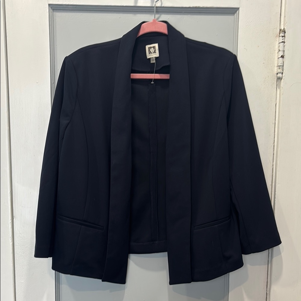 Elegant Navy Women's Blazer
